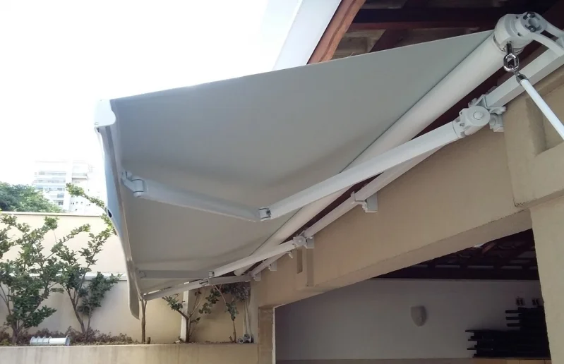 toldo com braço articulado